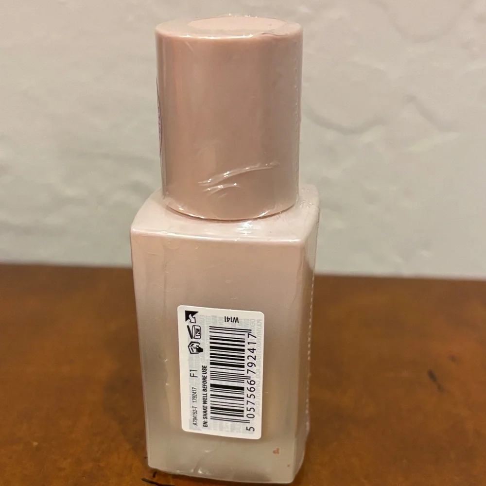 Revolution Skin Silk Serum Foundation -‎ Light Beige, Brow Pen & Eye Shadow Set